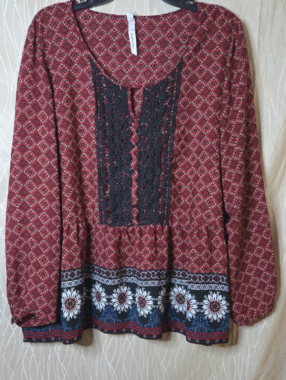 NY Collection Red Floral‎ Tunic with Black Lace Bib